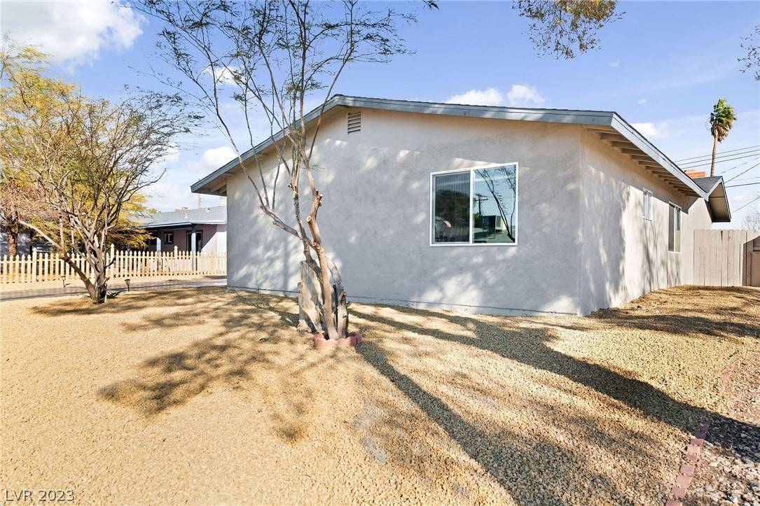 Las Vegas, NV 89106,1504 Mezpah DR