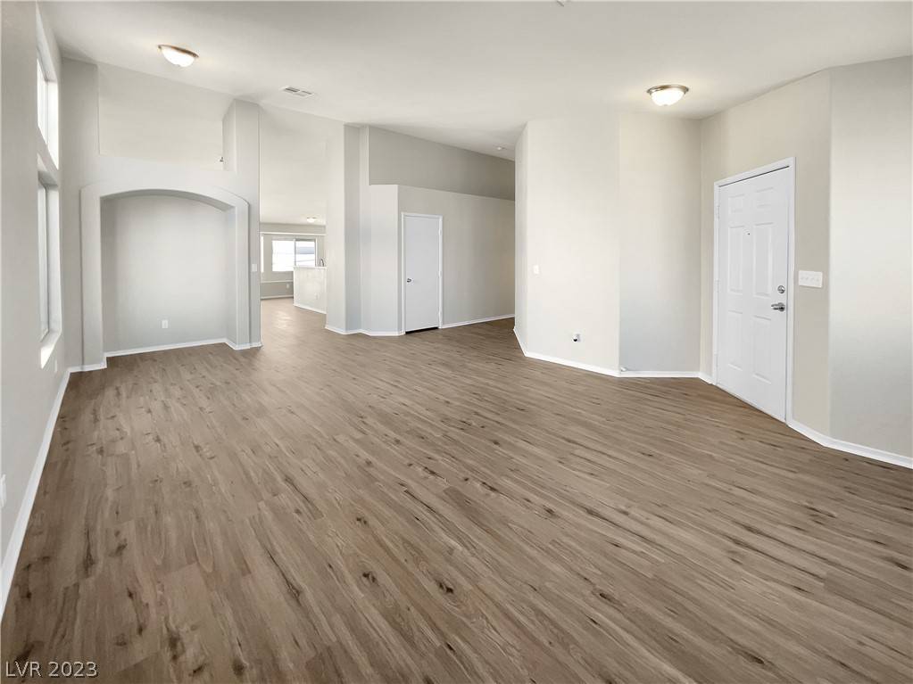 Henderson, NV 89015,556 Decidedly ST