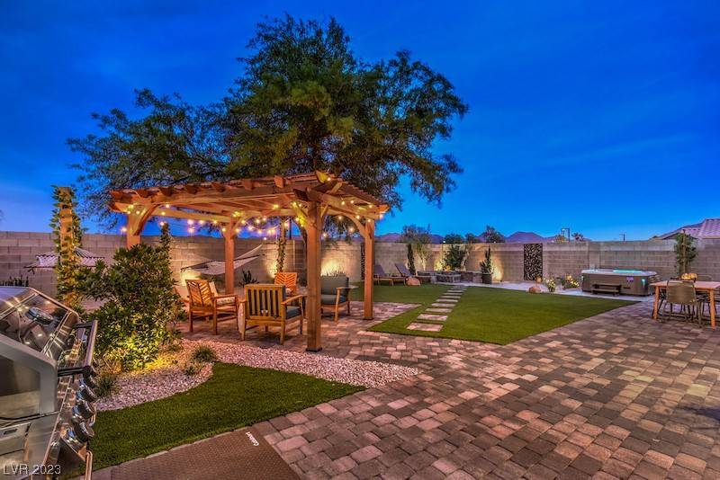 Henderson, NV 89002,953 High Plains DR