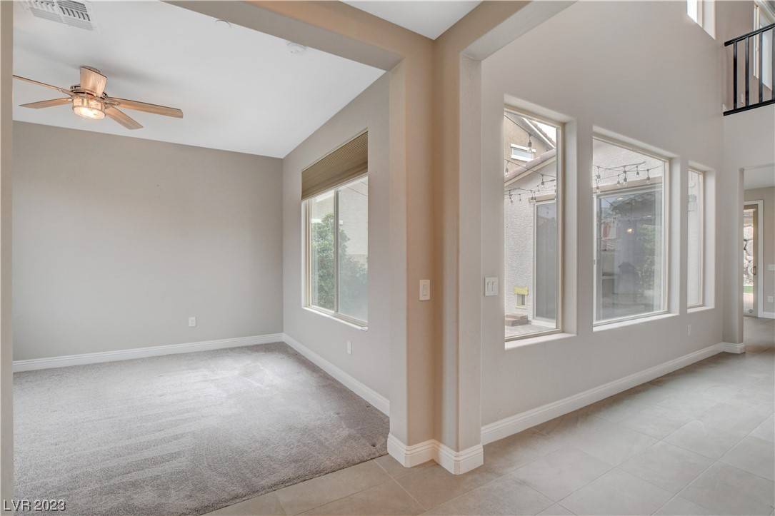 Henderson, NV 89002,137 Clouded AVE