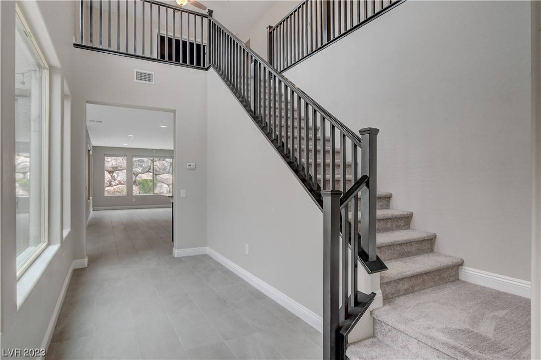 Henderson, NV 89002,137 Clouded AVE