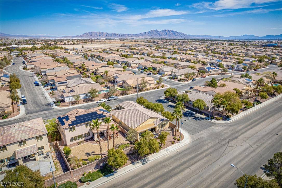 North Las Vegas, NV 89081,6325 Black Mane WAY