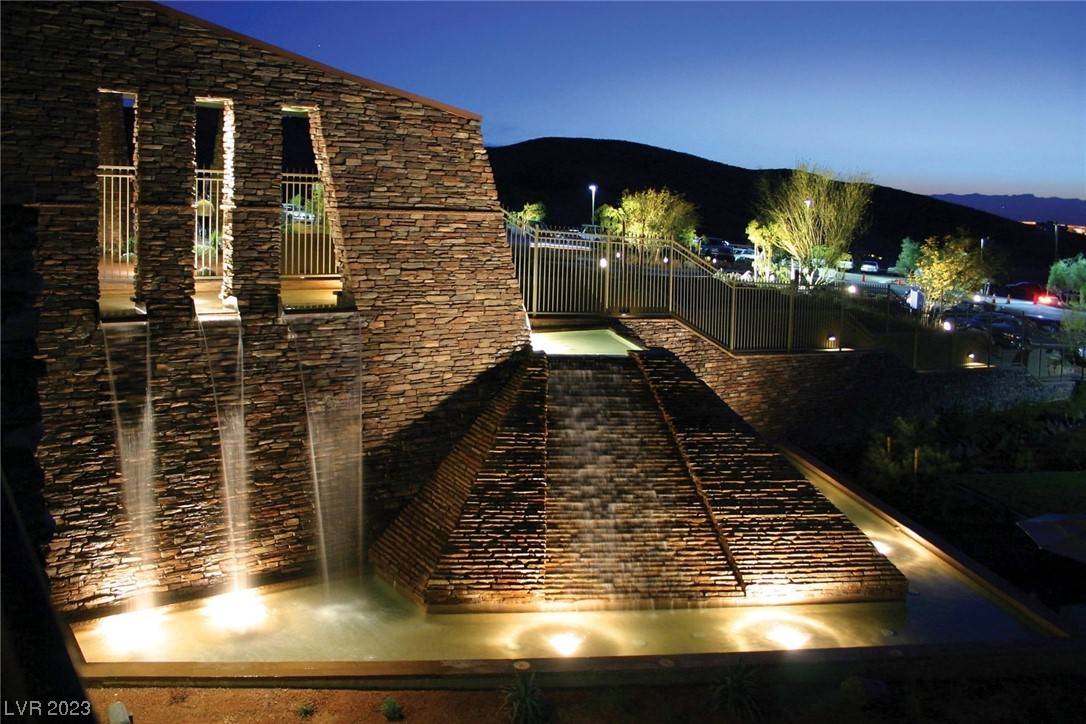 Henderson, NV 89012,507 Rock Peak DR