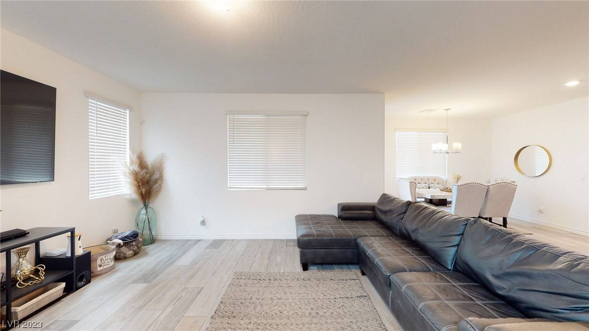 North Las Vegas, NV 89081,5621 Lowell Cliff ST
