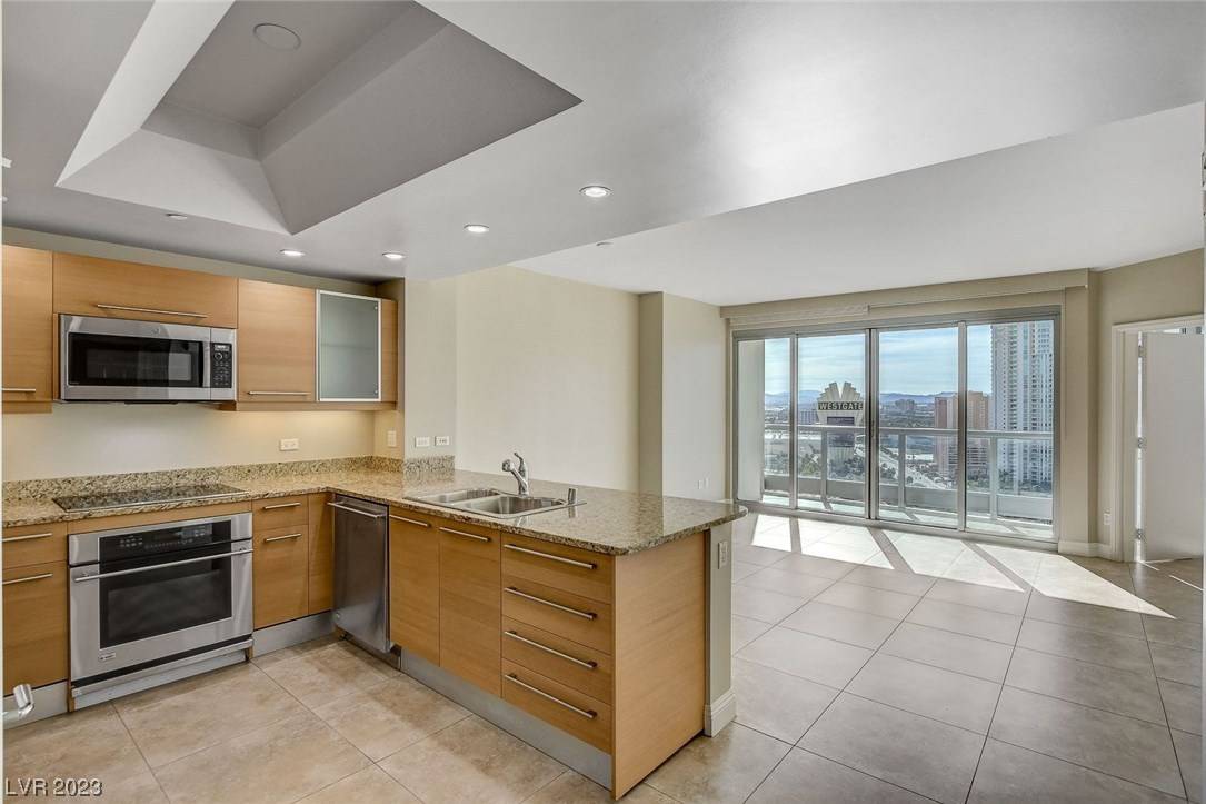 Las Vegas, NV 89109,222 Karen AVE #2004