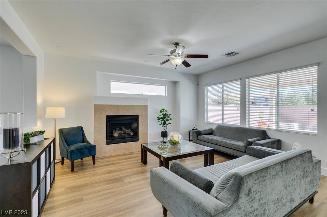 North Las Vegas, NV 89081,5012 Teal Petals ST