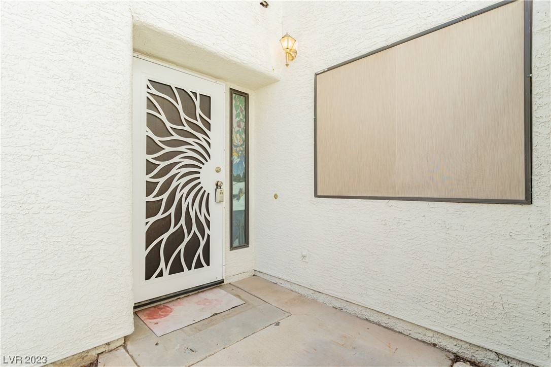 Las Vegas, NV 89117,2720 Baycliff CT #1