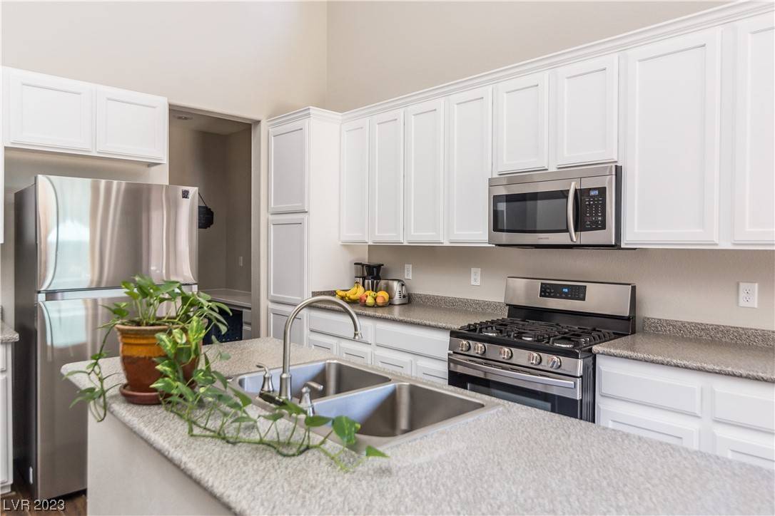 Henderson, NV 89002,137 Austin Rose AVE