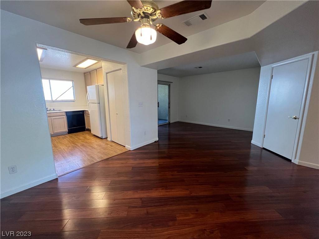 Las Vegas, NV 89110,1541 Linnbaker LN #103