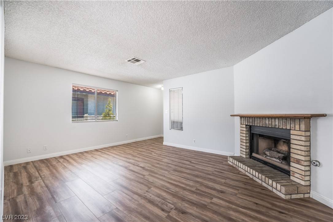 Las Vegas, NV 89146,6747 W Charleston BLVD #4