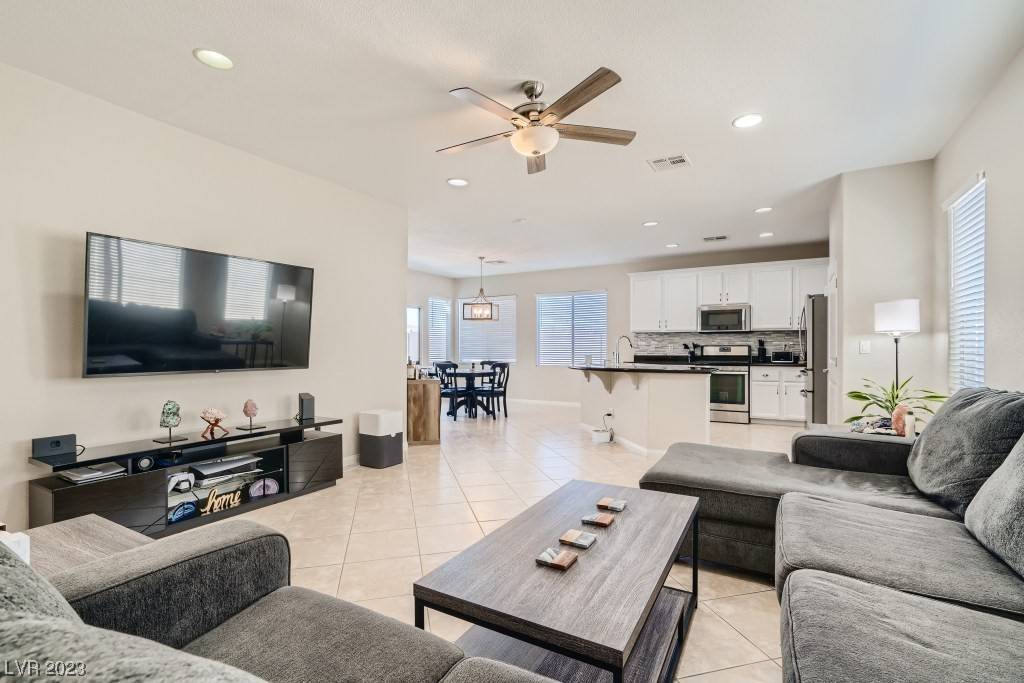 North Las Vegas, NV 89081,5932 Bellows Beach ST