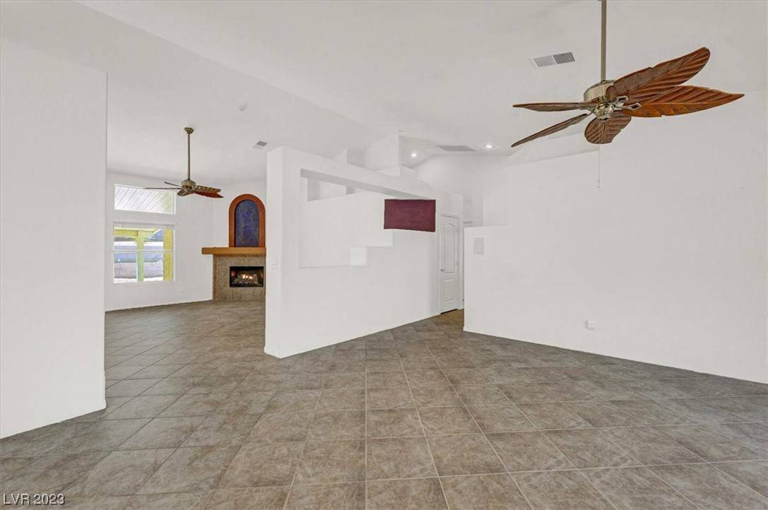 Henderson, NV 89002,555 Sandbar CT