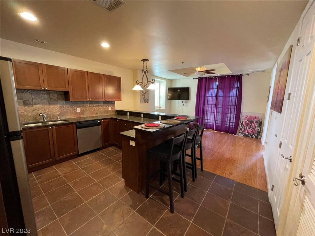 Las Vegas, NV 89123,2405 W Serene AVE #803