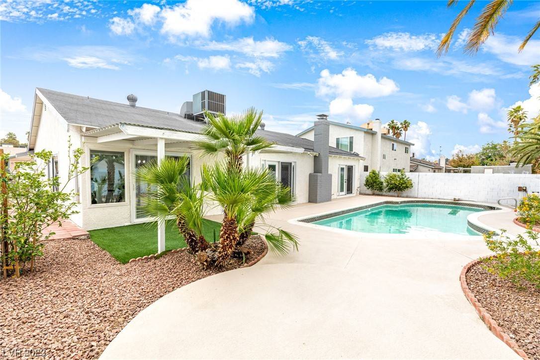 Las Vegas, NV 89120,5042 Long View DR