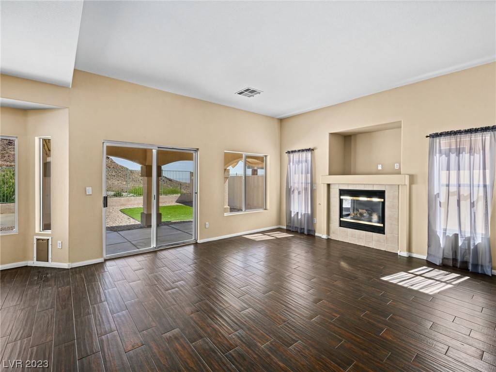 Henderson, NV 89002,92 Saint Johns Wood AVE