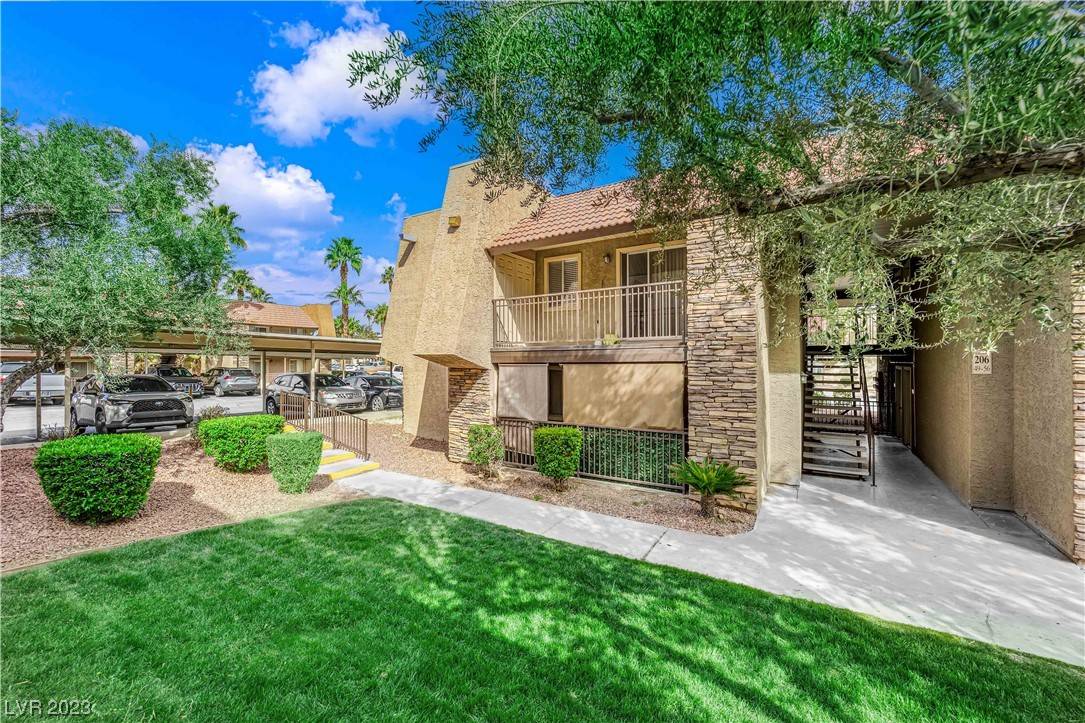 Las Vegas, NV 89103,4981 River Glen DR #52
