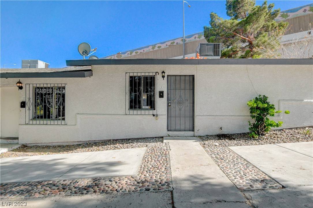 Las Vegas, NV 89101,356 N 15th ST
