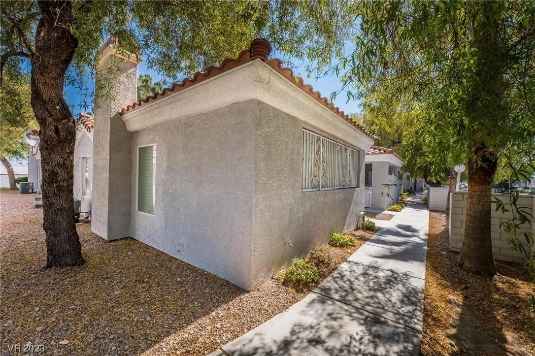 Las Vegas, NV 89108,5914 Vegas DR