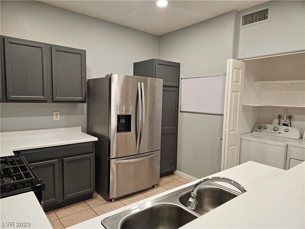 Las Vegas, NV 89117,2153 Jade Creek ST #103
