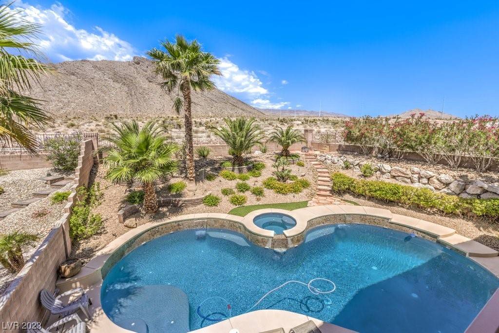 Las Vegas, NV 89129,4133 Bennett Mountain ST