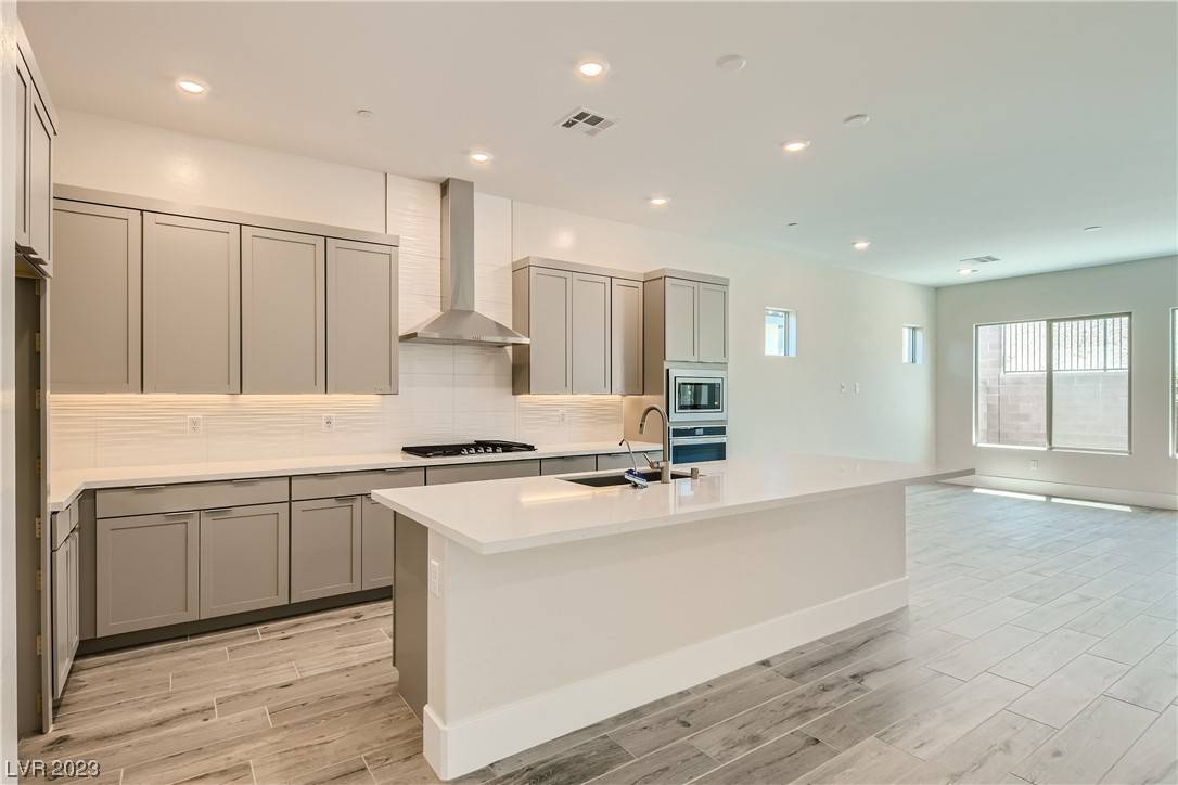 Las Vegas, NV 89143,10063 Chrysolite PL #217