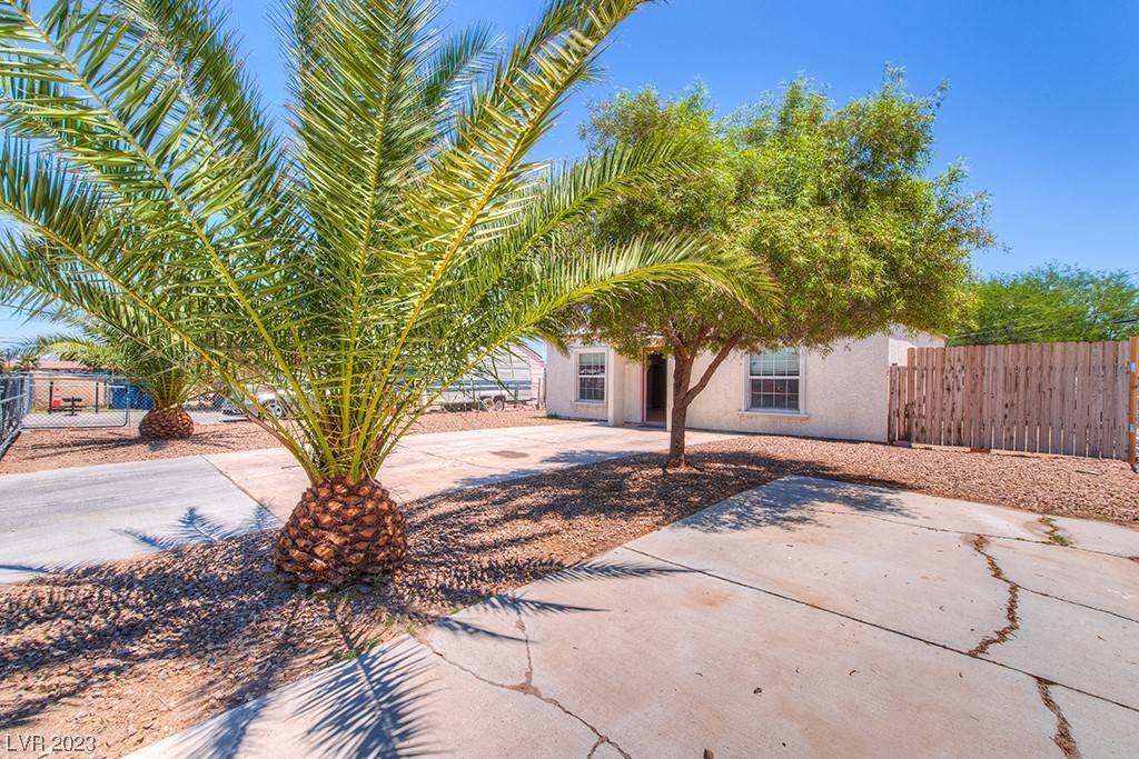 Las Vegas, NV 89101,910 N 1st ST
