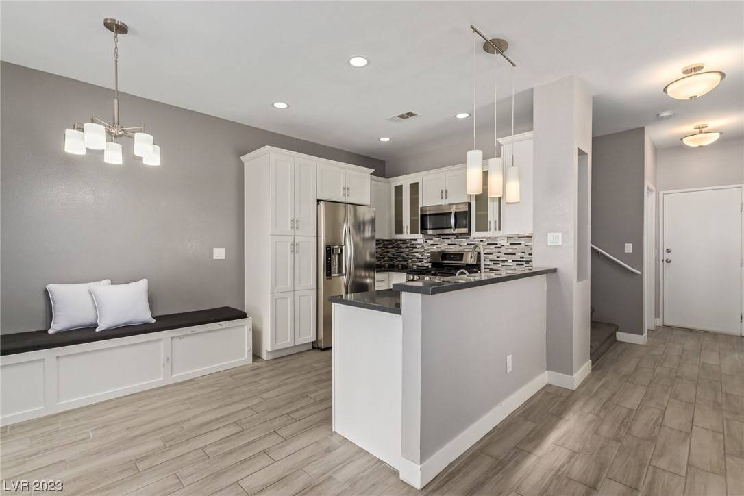 Henderson, NV 89012,251 S Green Valley Pkwy #5211