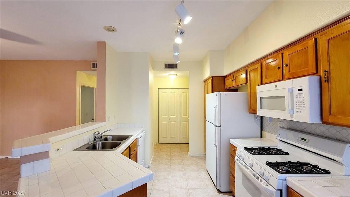 Las Vegas, NV 89147,8501 W University AVE #1049