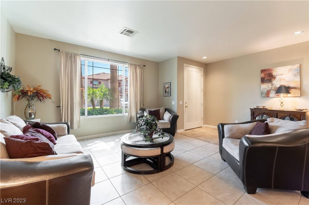 Henderson, NV 89002,634 Bighorn Creek ST