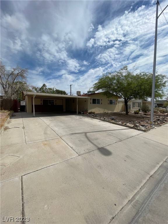 Las Vegas, NV 89107,4404 Nolan LN
