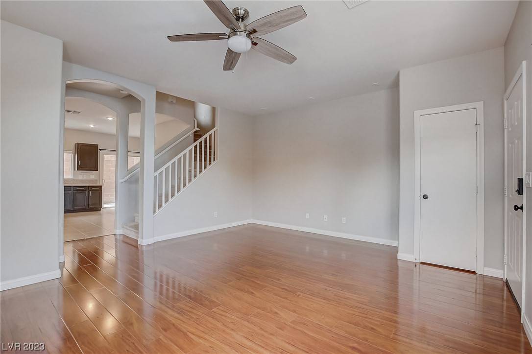 Las Vegas, NV 89122,5593 Gold Mint LN
