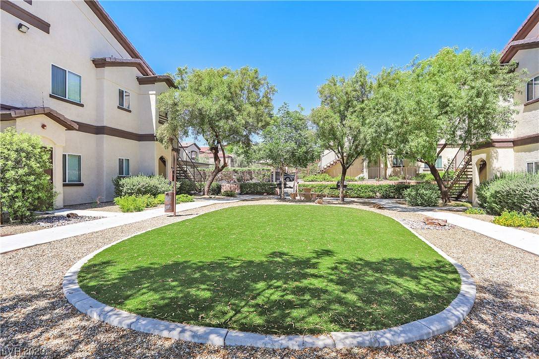 Henderson, NV 89052,2291 W Horizon Ridge Pkwy #8148