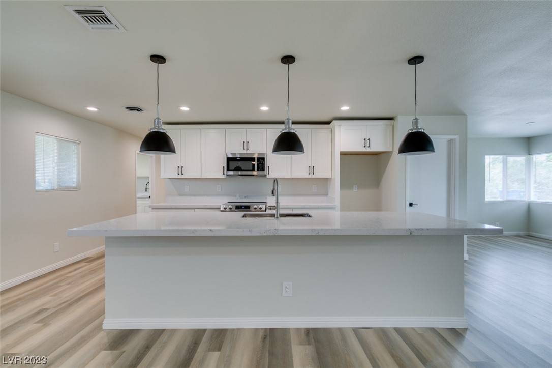 Las Vegas, NV 89108,5465 Madre Mesa DR