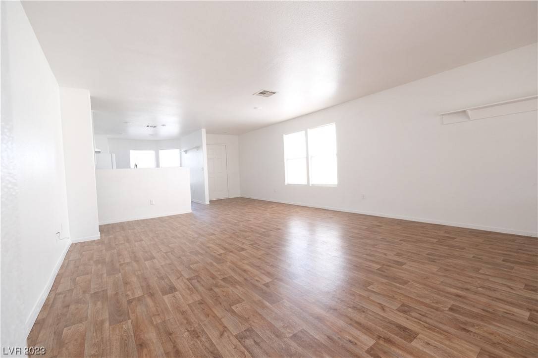 Henderson, NV 89011,613 Black Sand CT
