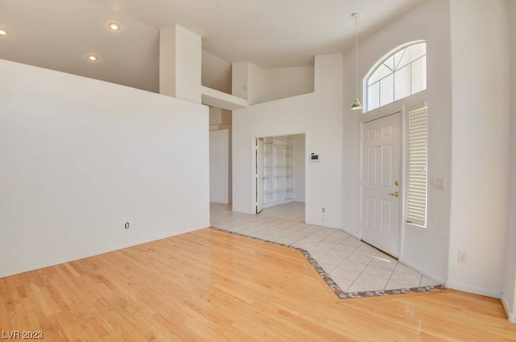 Henderson, NV 89015,912 Shadowfax RD