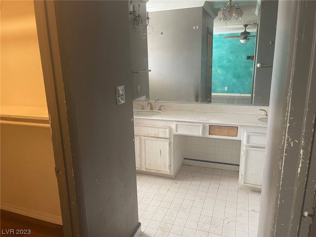 Henderson, NV 89014,340 Fuente DR