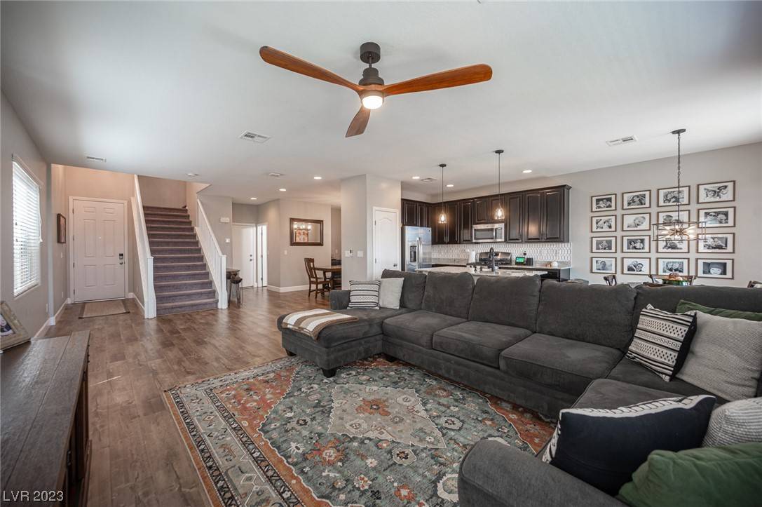 Las Vegas, NV 89179,10860 Woods Hole Bay ST
