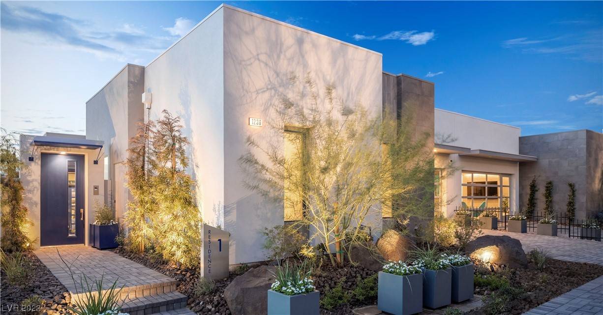Henderson, NV 89012,686 Scenic Cliff DR