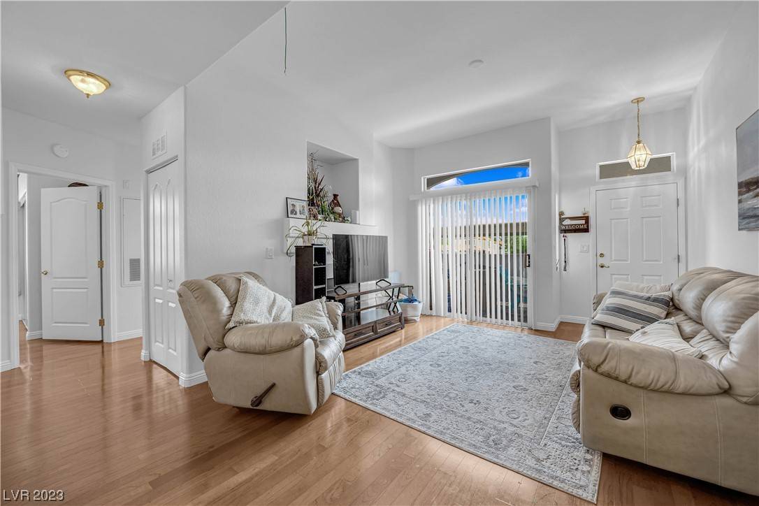 Henderson, NV 89052,700 Carnegie ST #4712