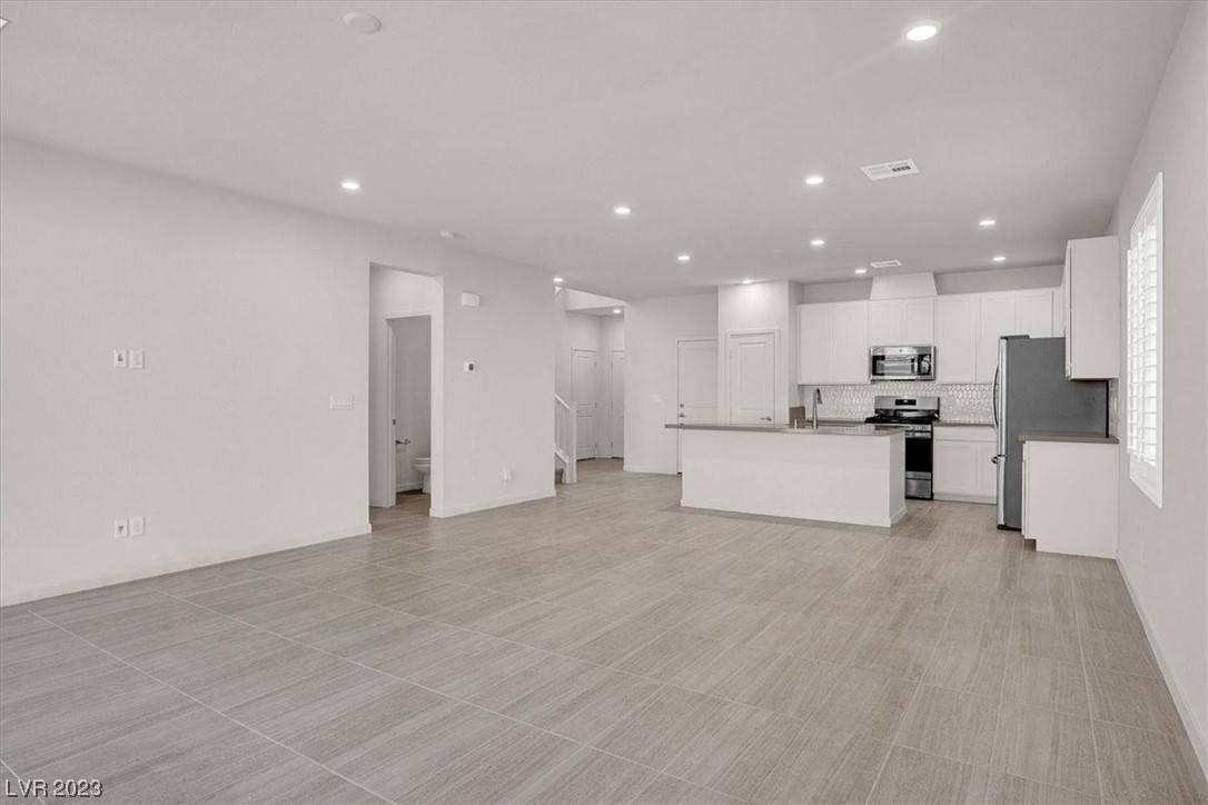 Las Vegas, NV 89183,210 Seven Valleys CT
