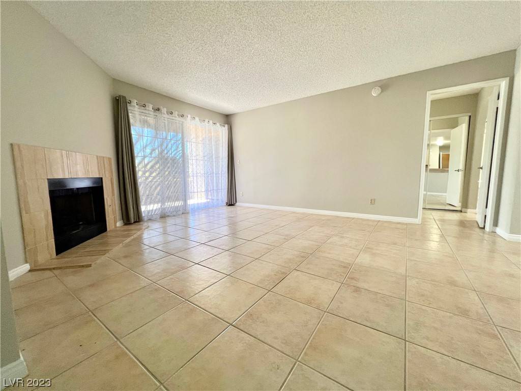 Las Vegas, NV 89117,2200 S Fort Apache RD #1081