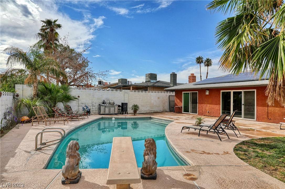 Las Vegas, NV 89121,4077 Monthill AVE