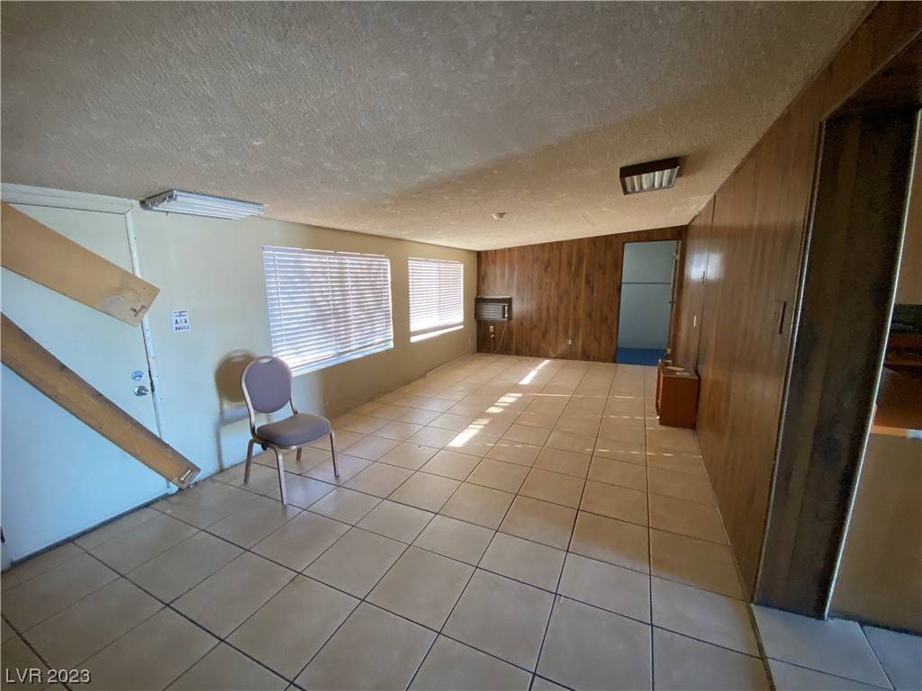 Las Vegas, NV 89107,613 Stanford ST