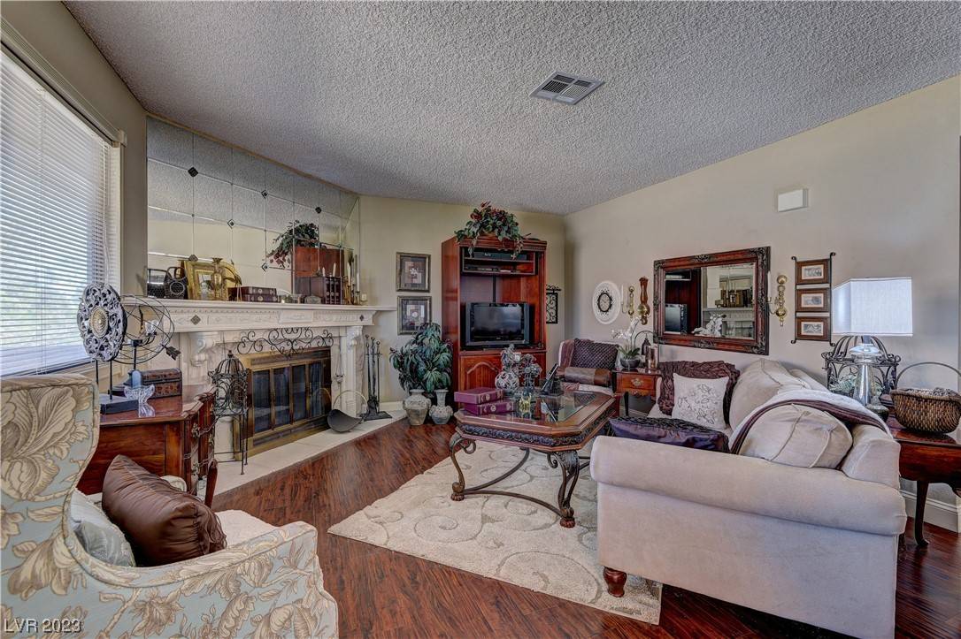 Las Vegas, NV 89128,1109 N Buffalo DR #202