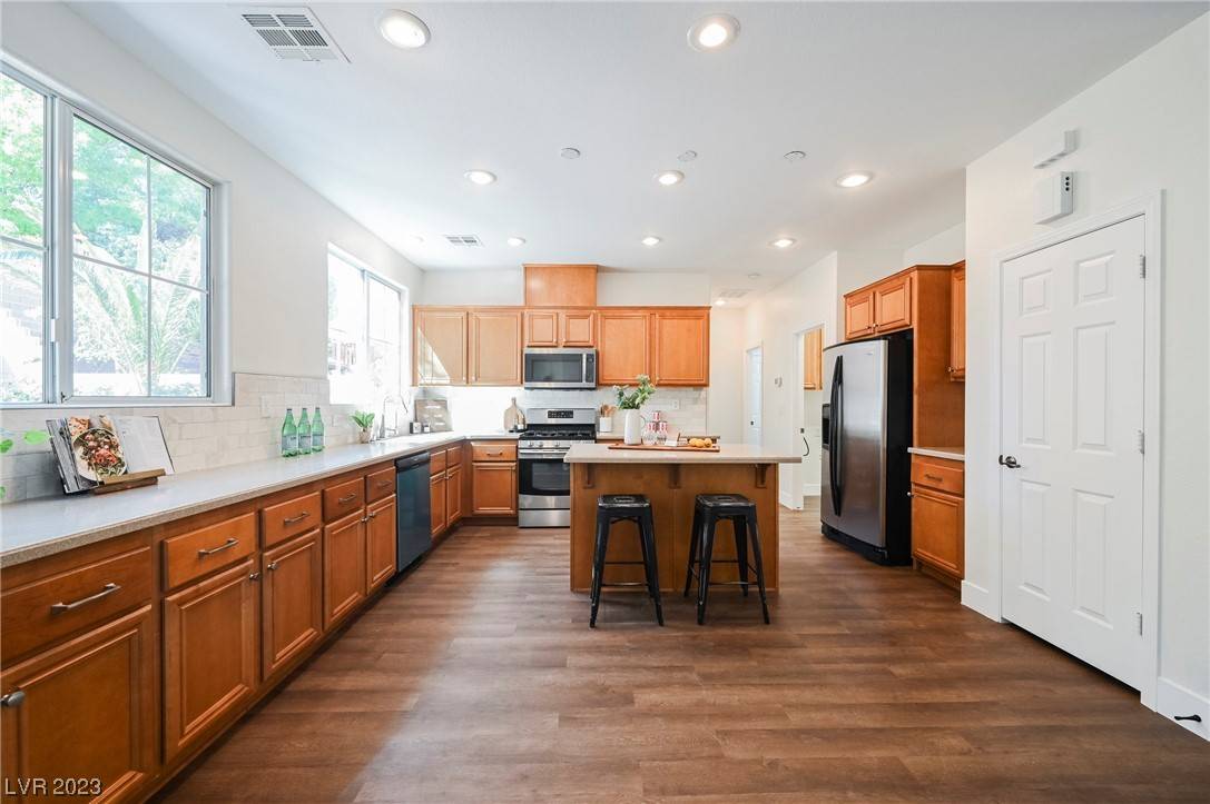 Henderson, NV 89002,113 Staplehurst AVE