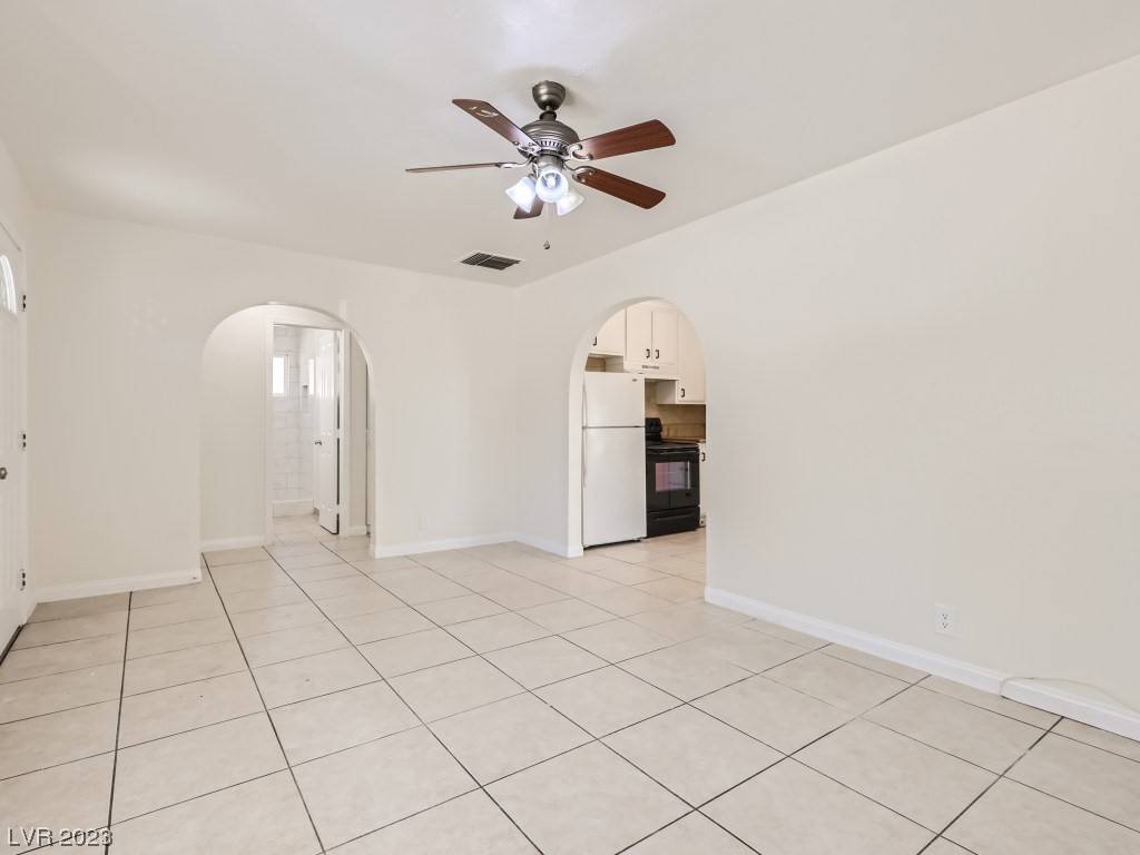 Las Vegas, NV 89101,240 N 18th ST