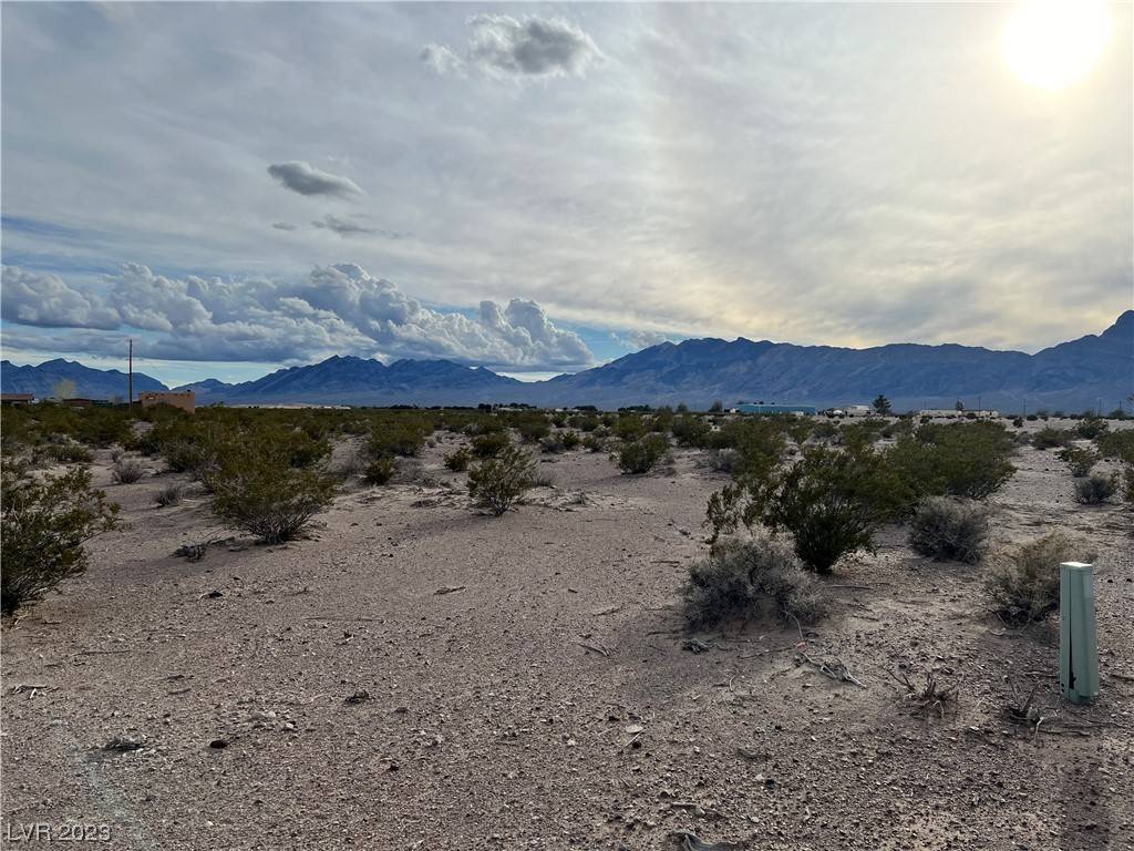 Amargosa Valley, NV 89020,939 W Robert RD