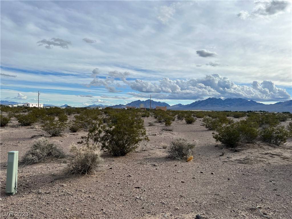 Amargosa Valley, NV 89020,939 W Robert RD