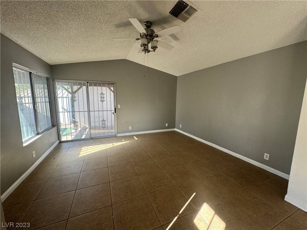 Las Vegas, NV 89103,4641 Calderwood ST
