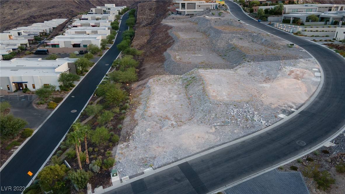 Henderson, NV 89012,648 Dragon Peak DR